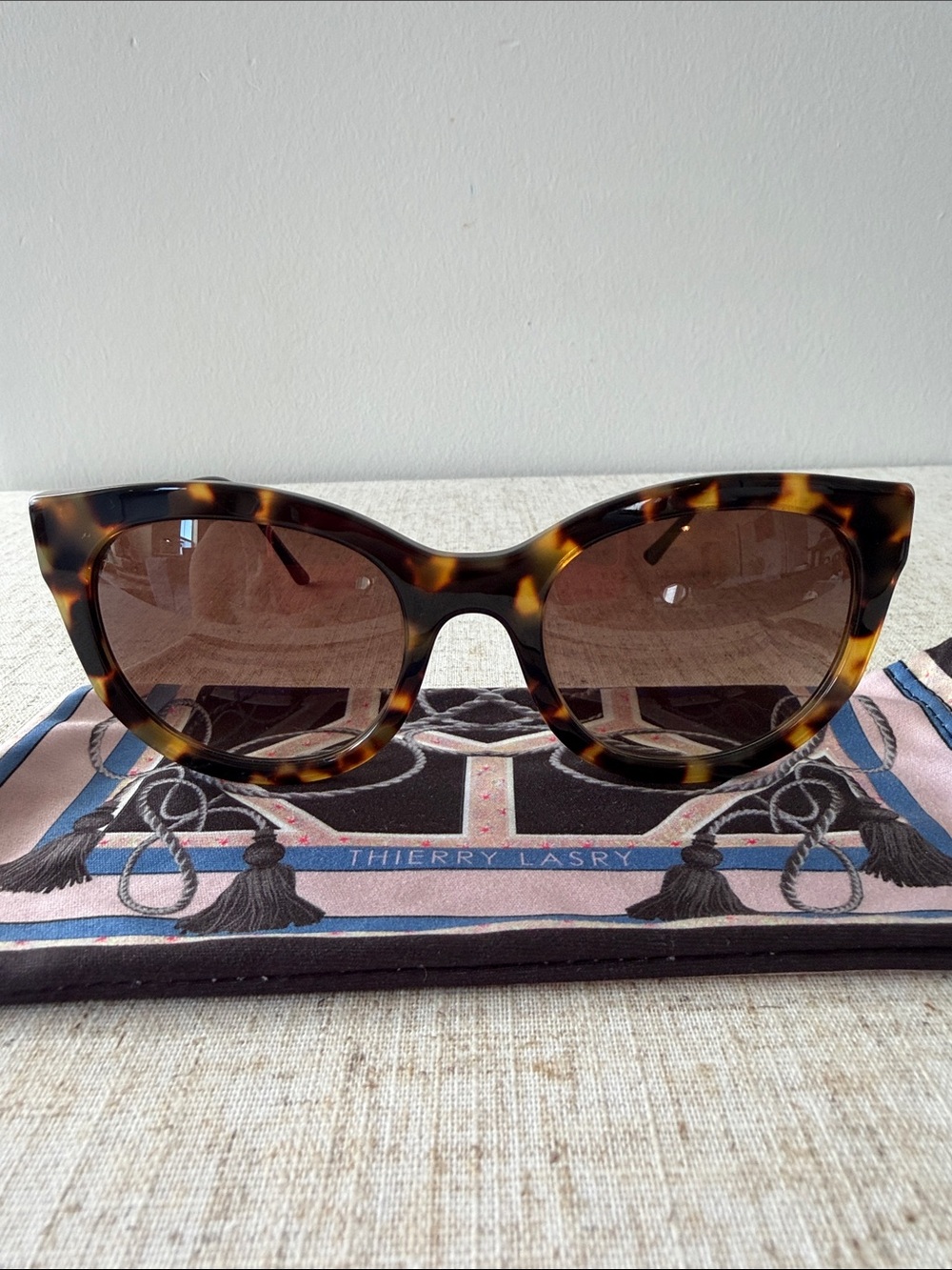 THIERRY LASRY - LIVELY